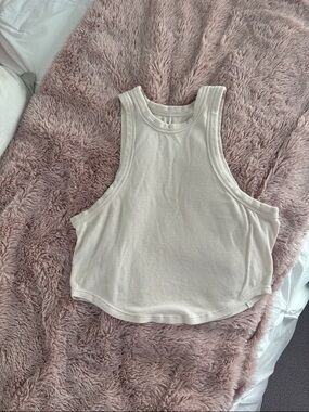 Lululemon crop tank size 4